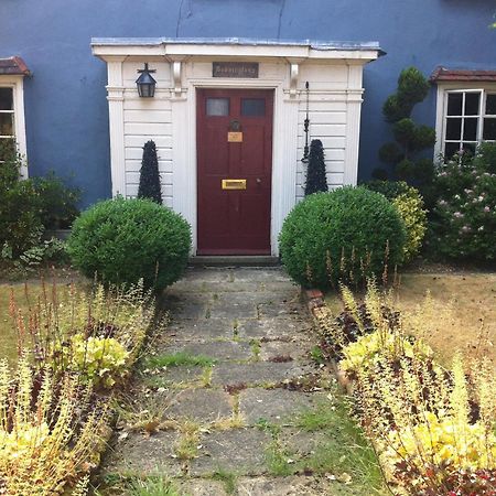 Готель Bonningtons Stansted Self Catering Станстед-Маунтфітчет Екстер'єр фото