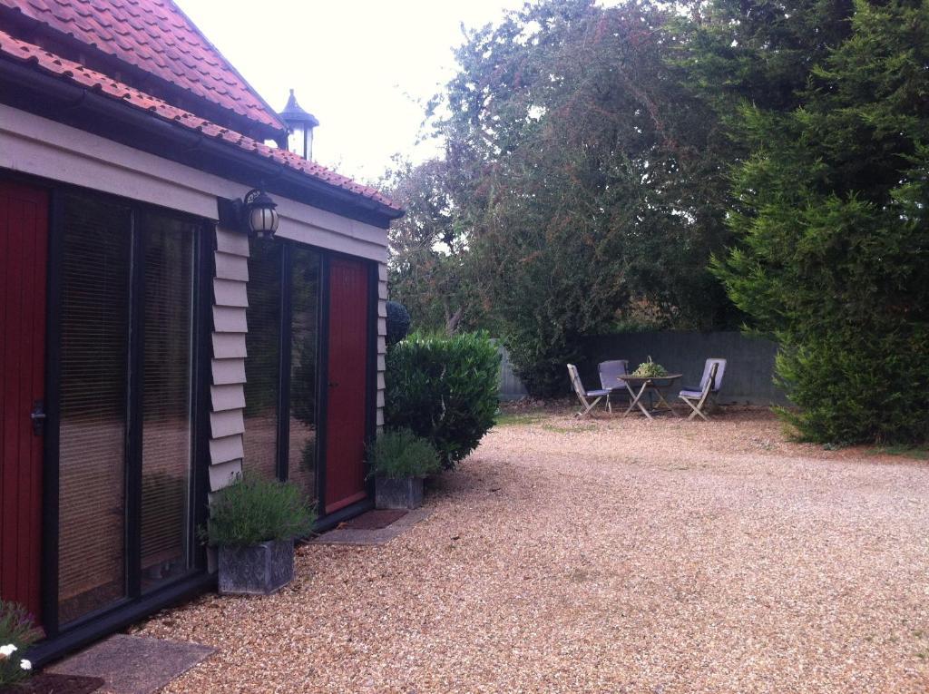 Готель Bonningtons Stansted Self Catering Станстед-Маунтфітчет Номер фото