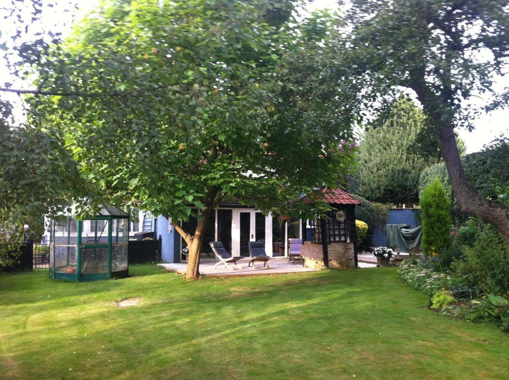 Готель Bonningtons Stansted Self Catering Станстед-Маунтфітчет Номер фото