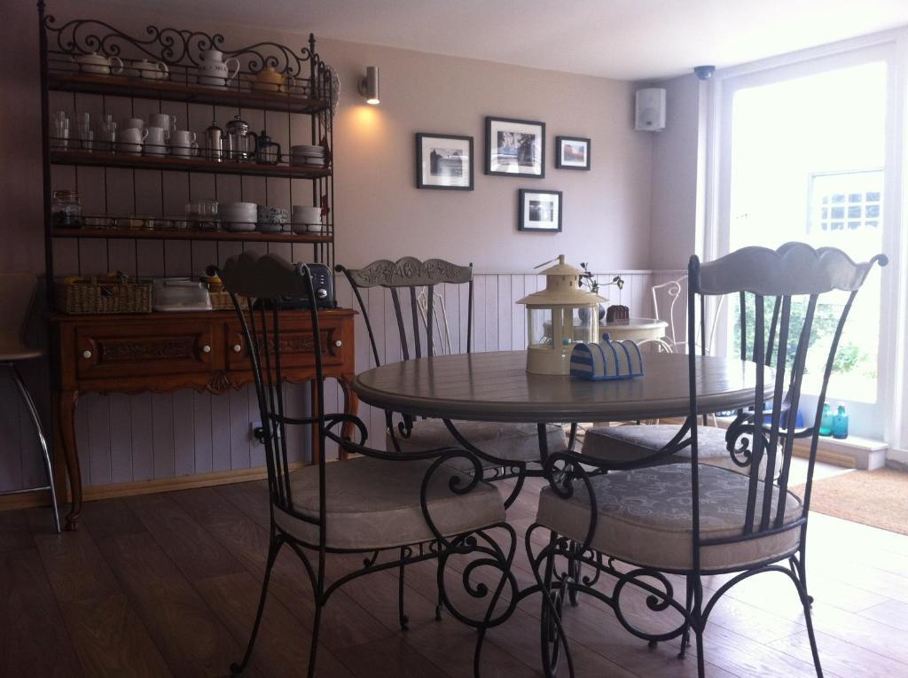 Готель Bonningtons Stansted Self Catering Станстед-Маунтфітчет Номер фото