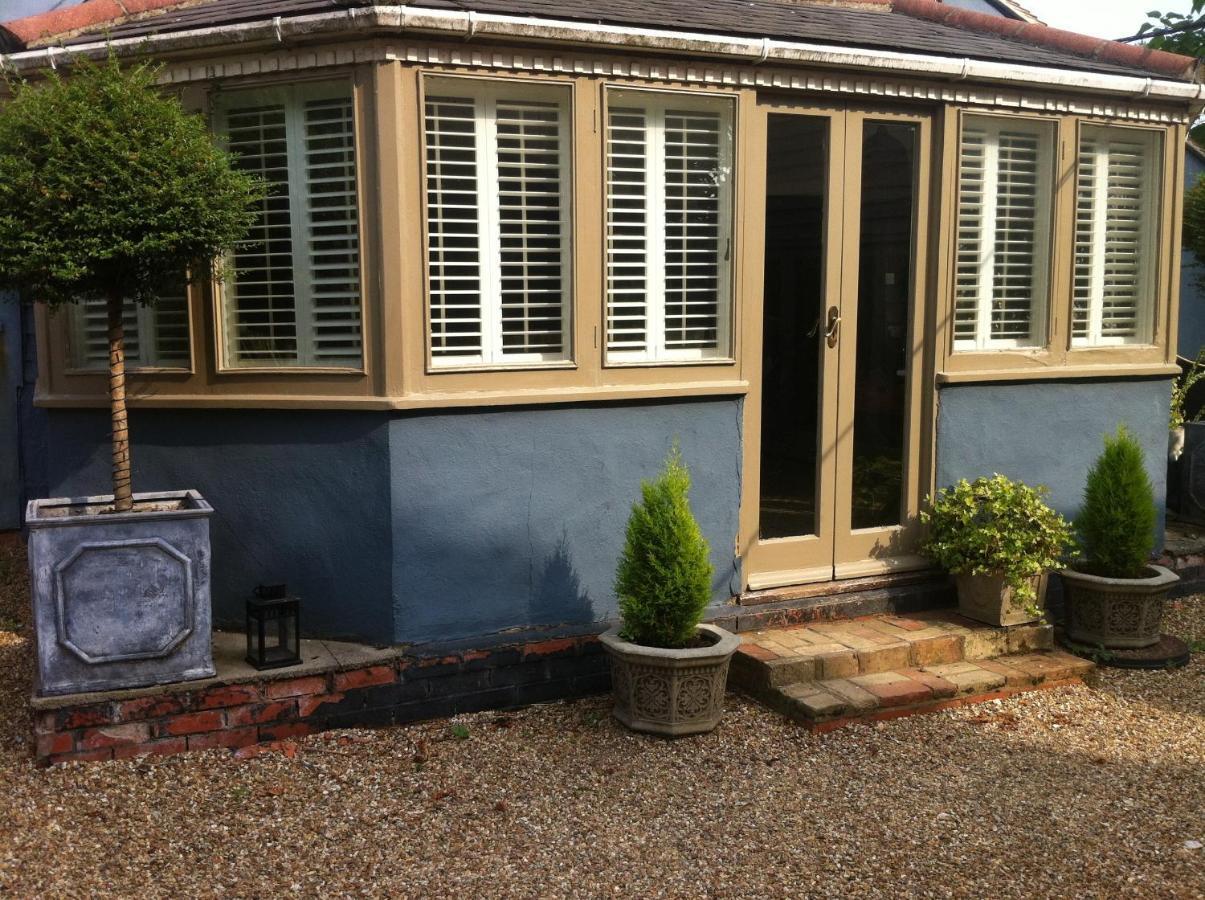 Готель Bonningtons Stansted Self Catering Станстед-Маунтфітчет Номер фото