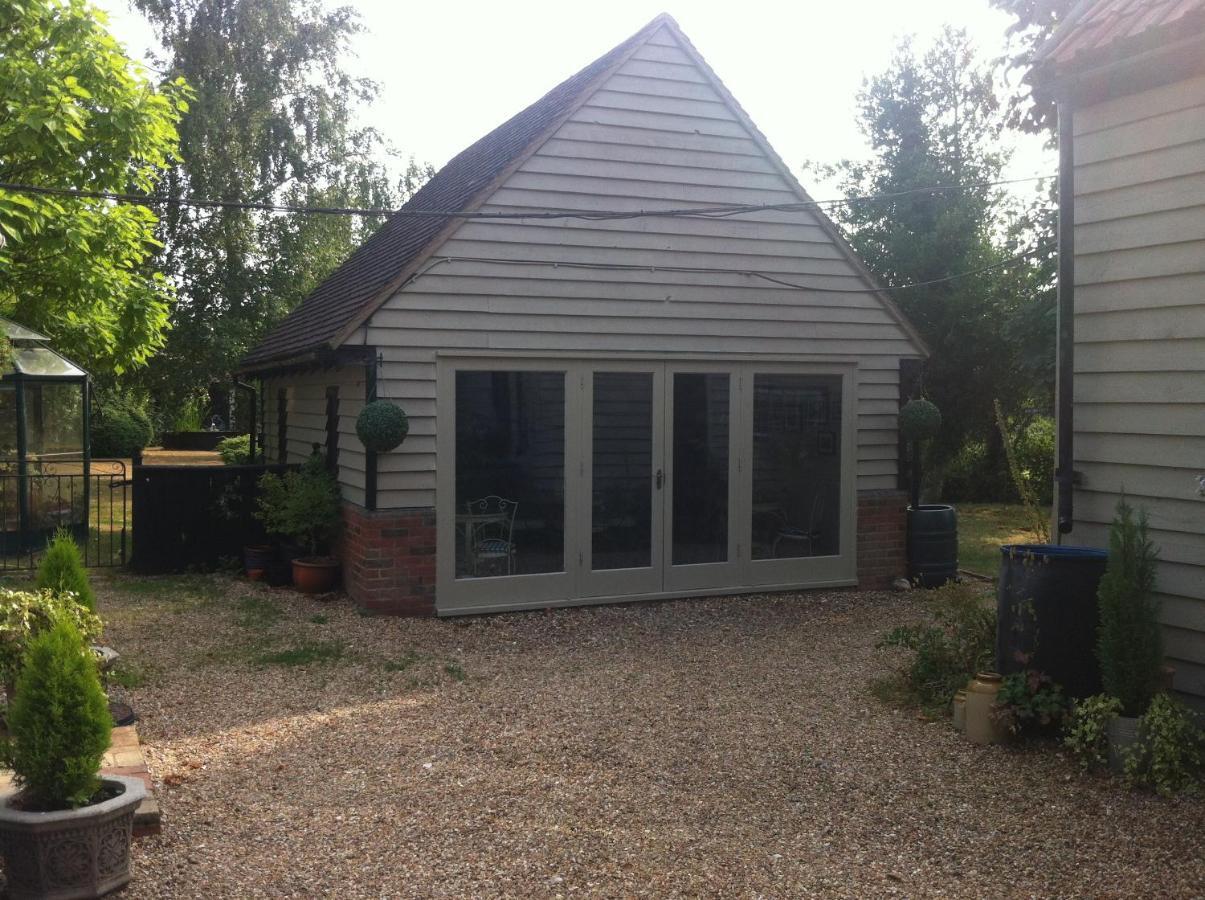 Готель Bonningtons Stansted Self Catering Станстед-Маунтфітчет Номер фото